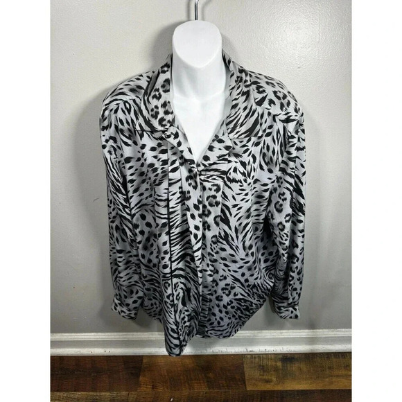 Alfred Dunner silver Leopard Print  button down blouse Shoulder Pads Sz 18 - Picture 1 of 5